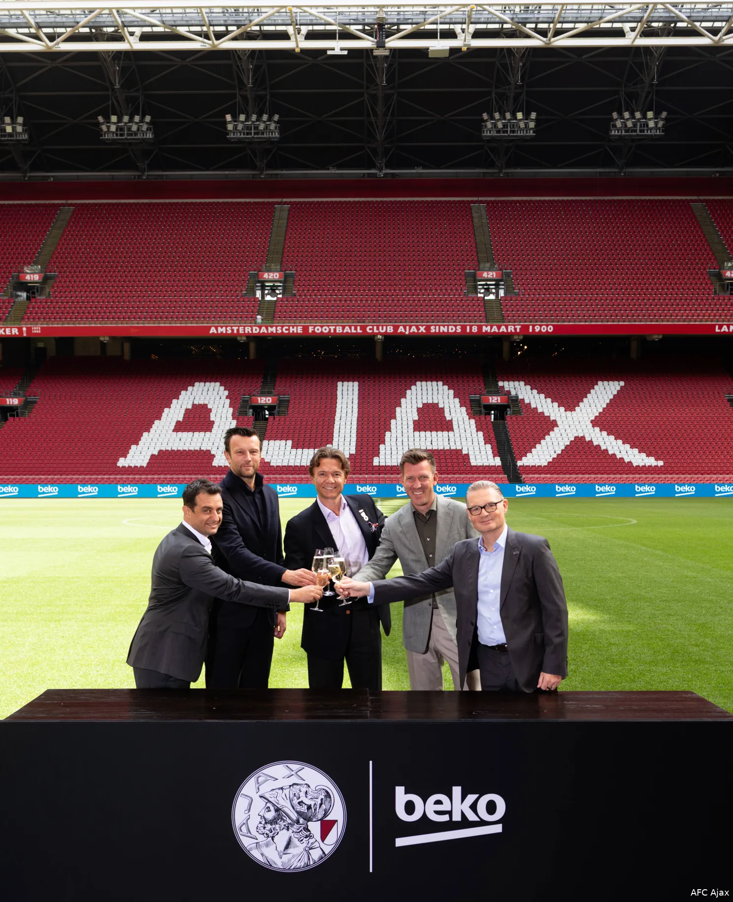 Ajax verwelkomt Beko - voormalig shirtsponsor FC Barcelona - als nieuwe partner